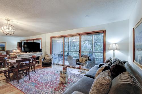 West Beach Village House | Shipwatch Road 1413