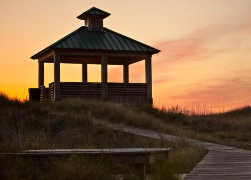 Kill Devil Hills Hotel | Shutters on the Banks