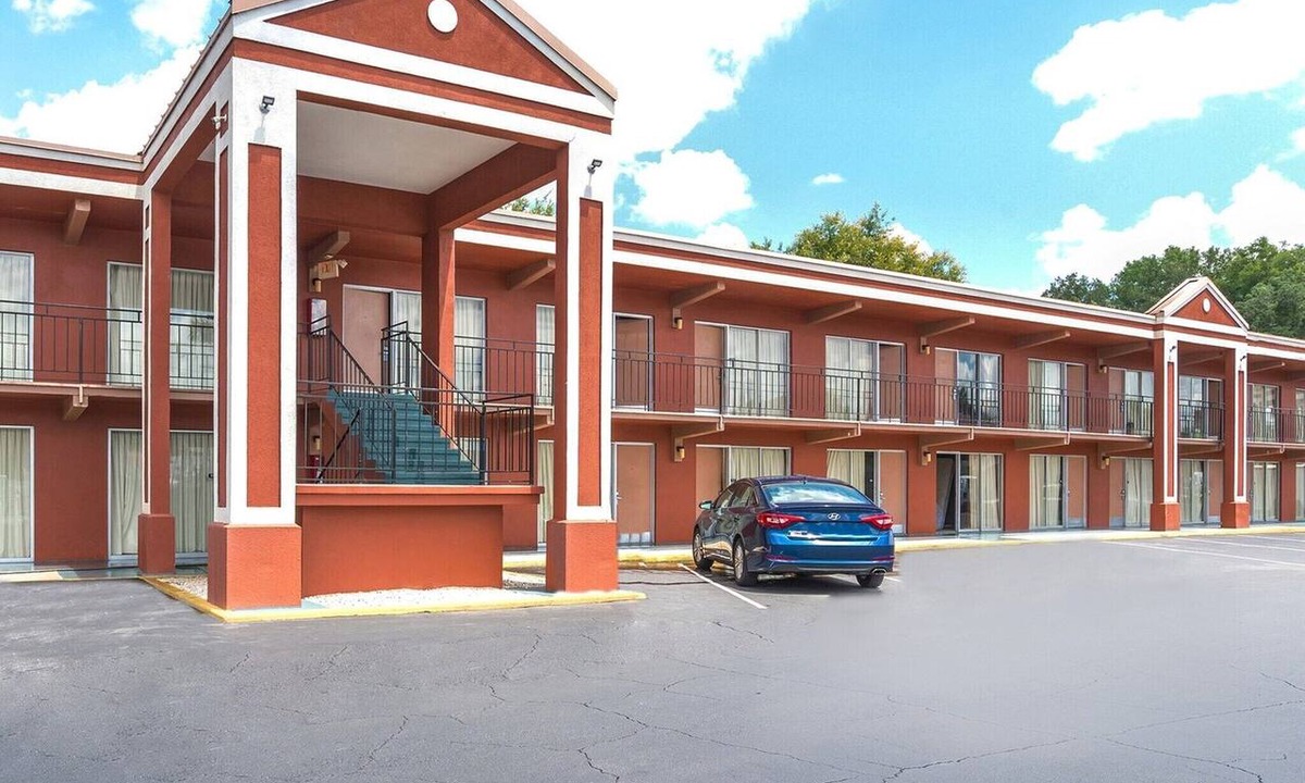 Silver Springs Apartment | Silver Springs FL|King Bed