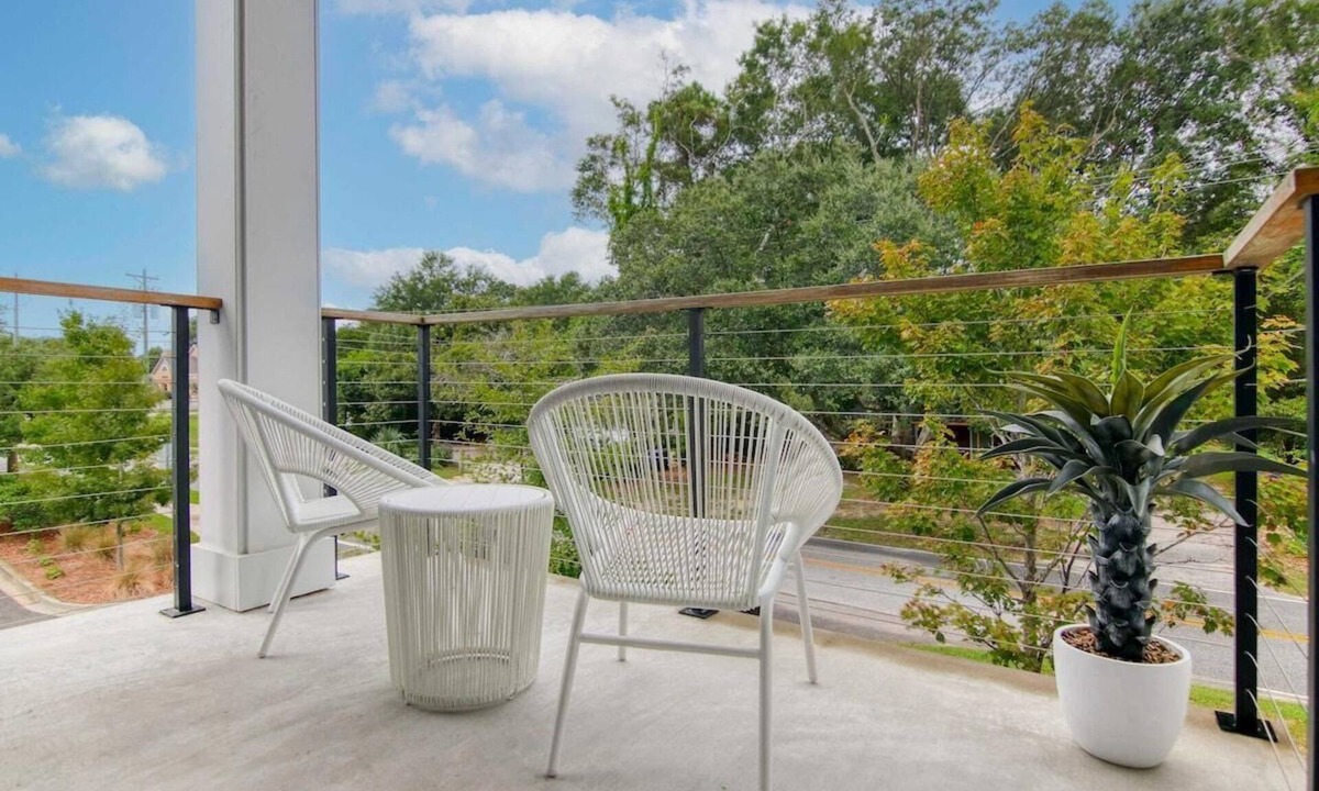 Mount Pleasant House | Sincerely Shem- 7 min to Beach and Downtown CHS