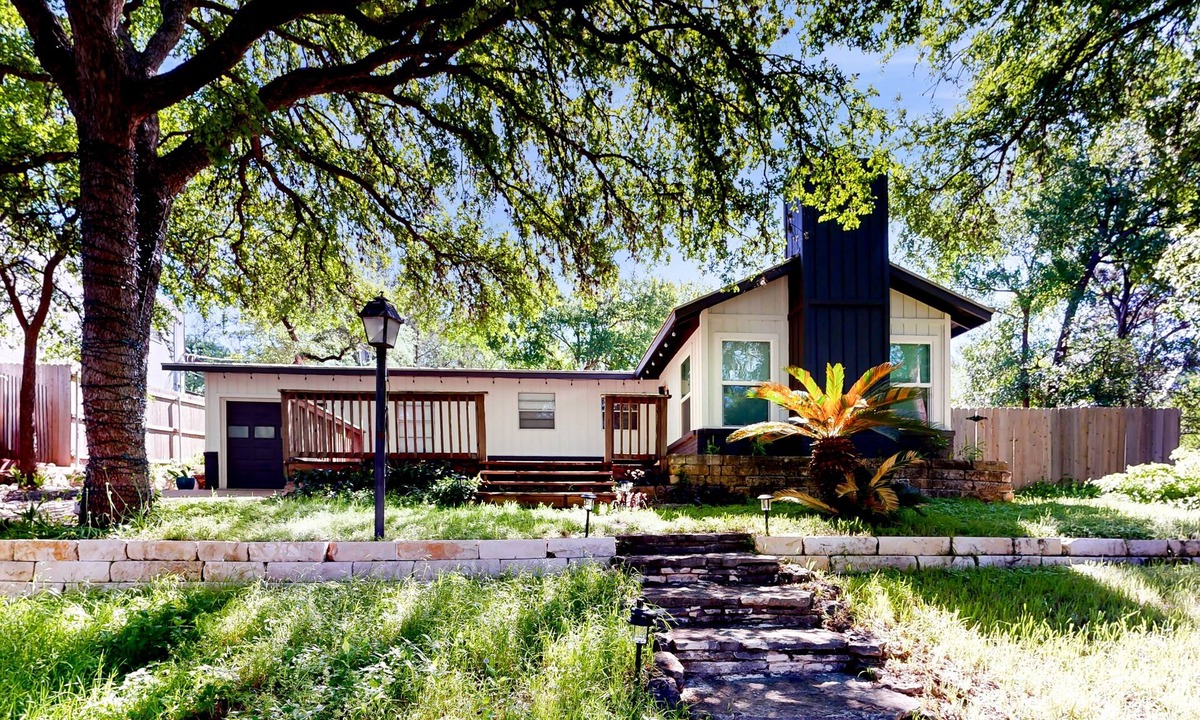 Galindo House | Single-story home with furnished patio, fast WiFi, washer/dryer, & central AC
