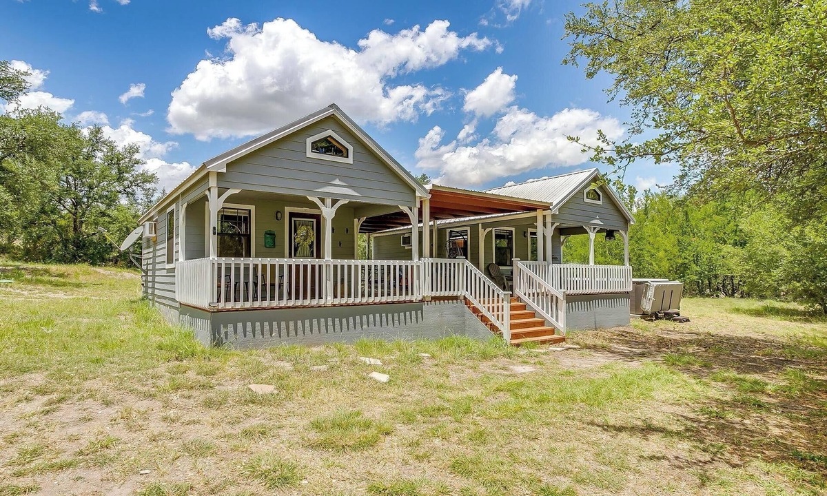 Paluxy Cabin | Skyview Ranch Family Cabin