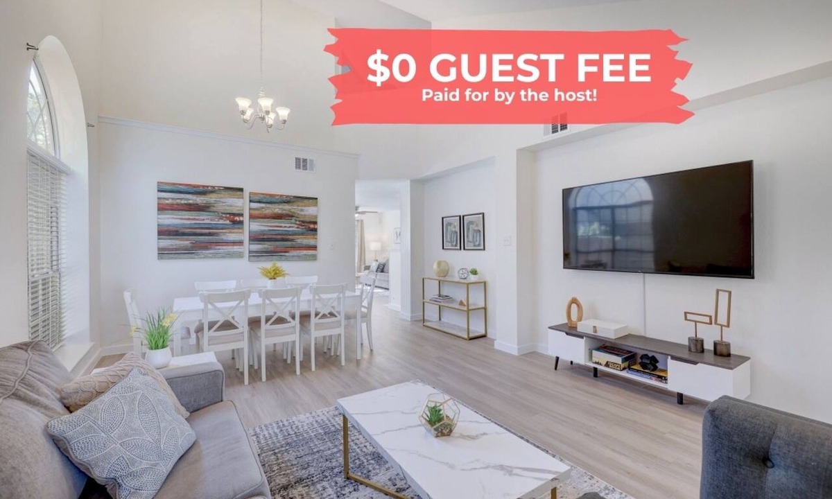 Willow Run House | Sleeps 12 | UT Access + Austin Concert Series 5BR