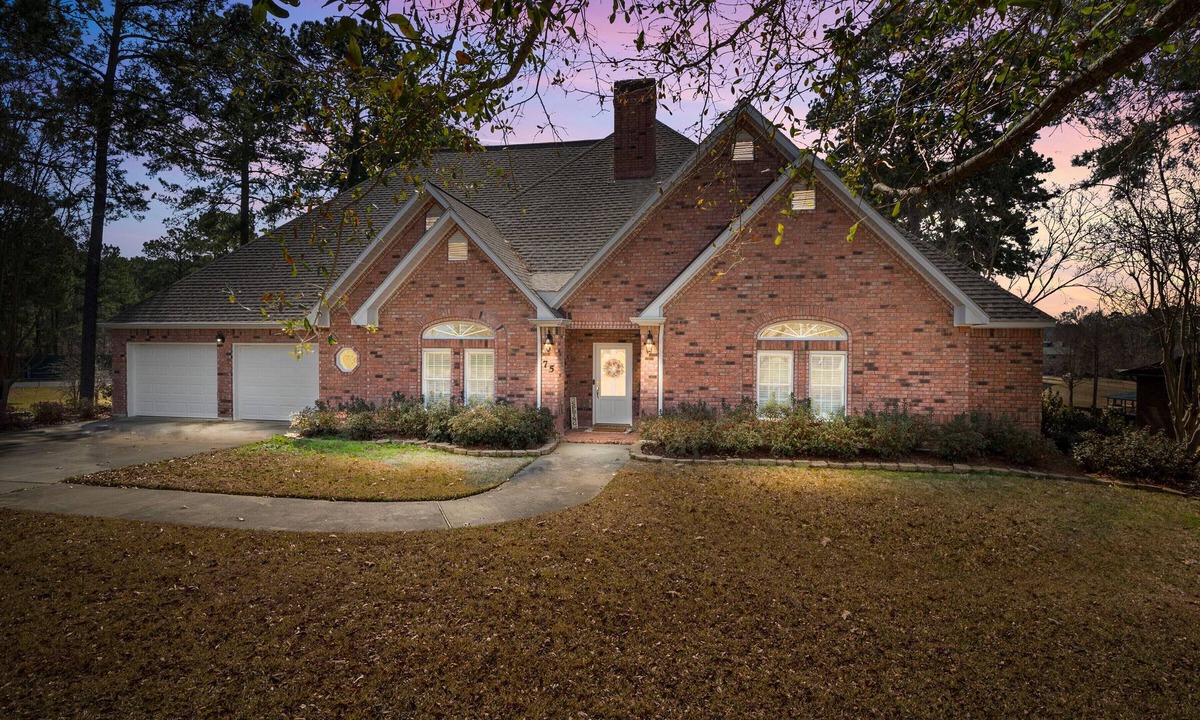 Negreet House | Sleeps up to 23! Next to Toledo Town