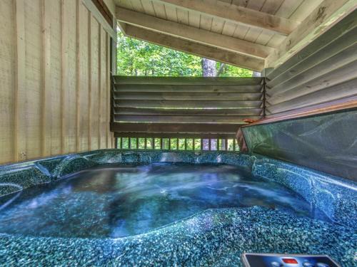 Smoky Mountains Ski Chalet | Smokies Bungalow