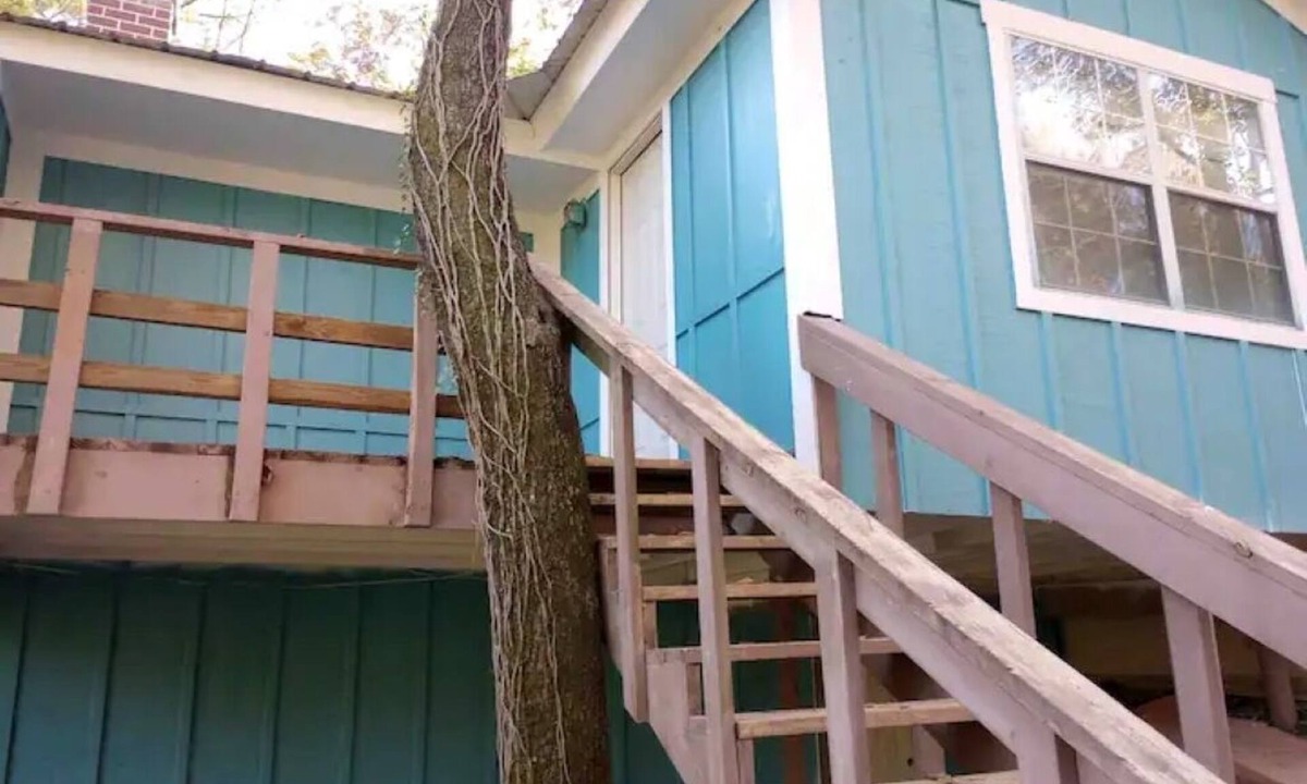 Abbeville House | Smurf House on Thomas Mill