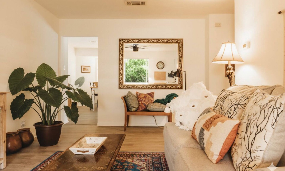 St. Edwards House | SoCo Family Home ❤️ Wabi-Sabi Design Near Downtown Austin