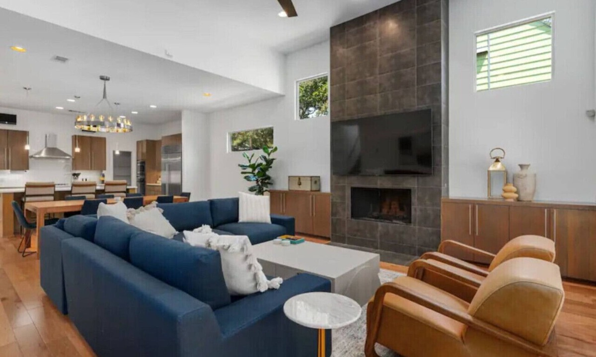 Greater South River City House | SoCo Modern Luxury Home, Pool, near S. Congress