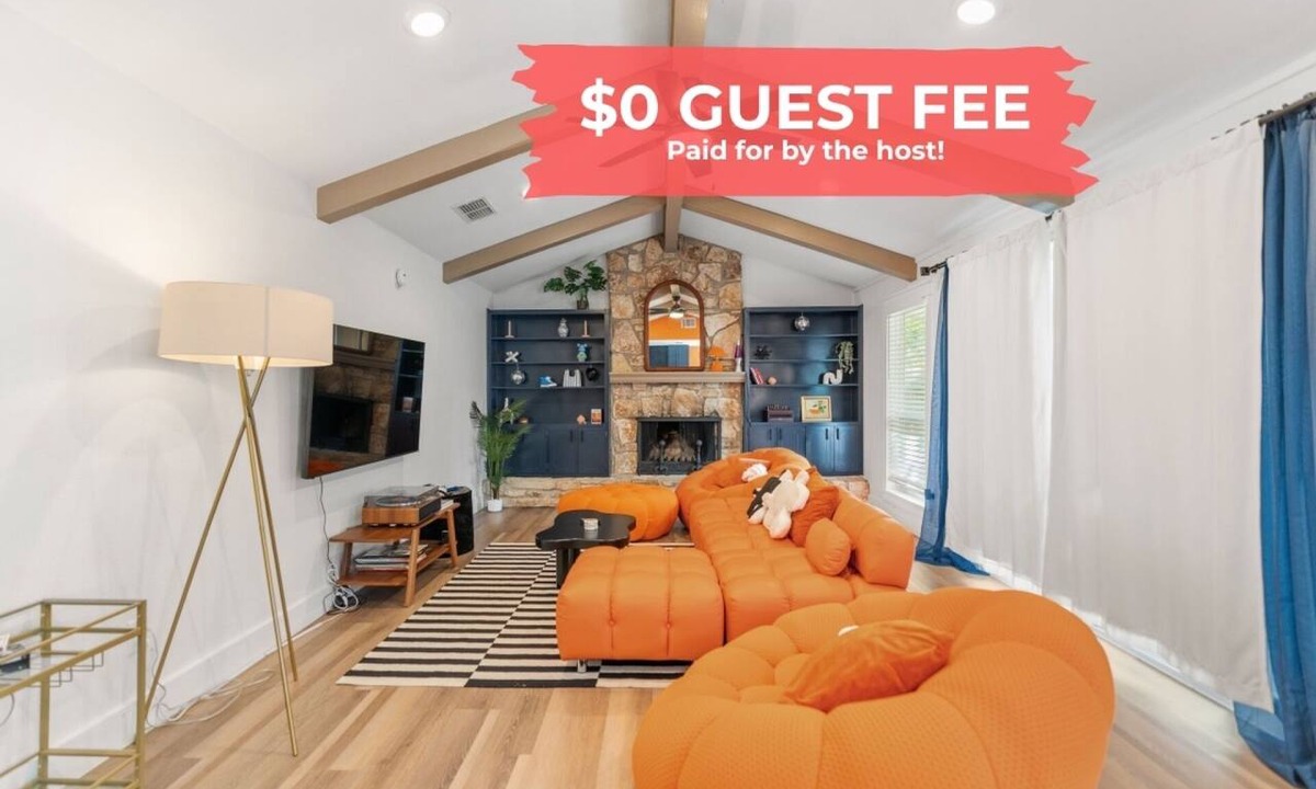 Austin House | SoCo & Zilker 3BR | Private Yard Retreat