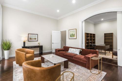 Capitol Hill House | Sojourn Fabulous House on The Hill DC Landmarks
