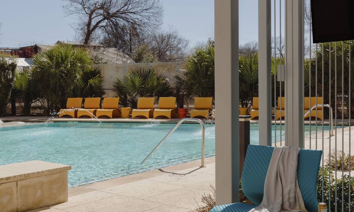 East Cesar Chavez Apartment | Sonder at East 5th | Superior Queen Studio Apartment