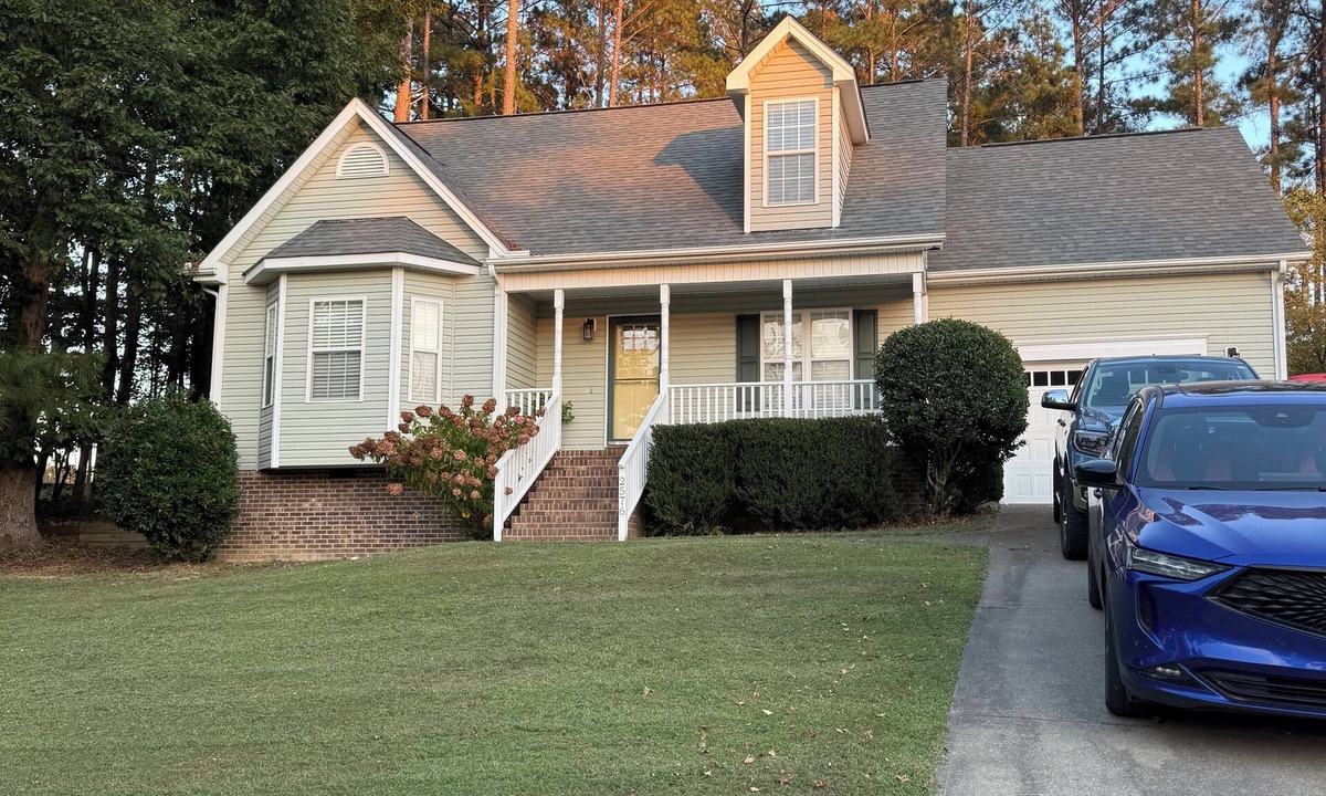 Creedmoor House | Soothing 4-bedroom house with AC and pool with slide in charming Creedmoor