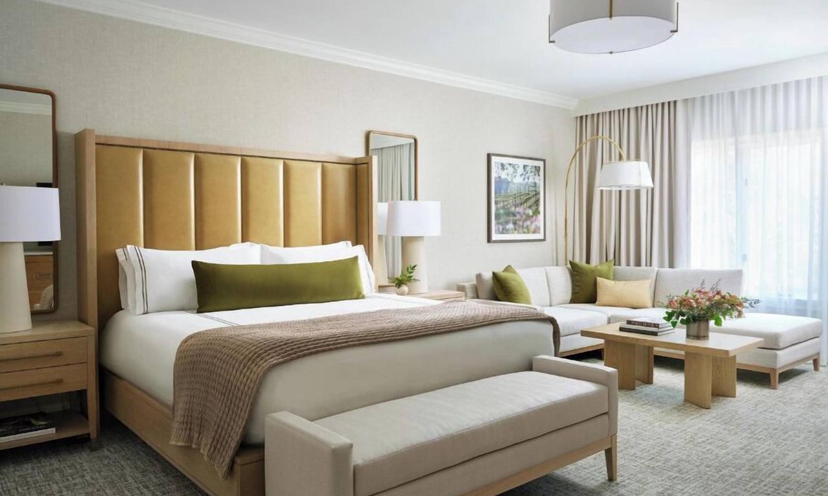 Braselton Hotel | Sophisticated Suite Perfect for Couples' Retreats Near Cruce Lake – 3.4 Miles