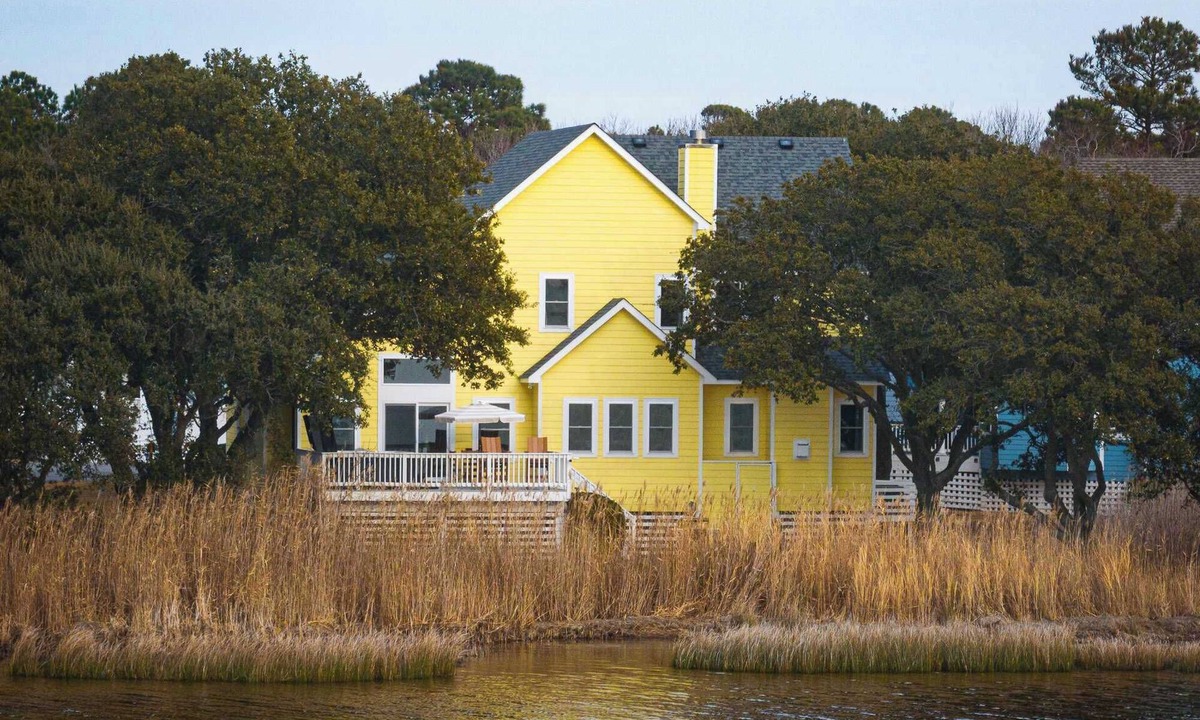 Corolla House | Soundfront Corolla Home with Hot Tub & Sunset Views!