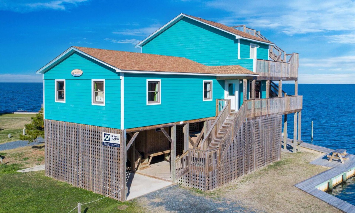 Avon House | Soundfront Dog Friendly w/Hot Tub, Private Boat Dock, Ping Pong, Outdoor Bar