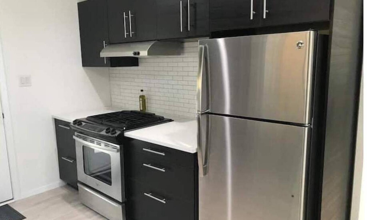 East Congress House | South Congress Barton springs 3/2 whole modern home