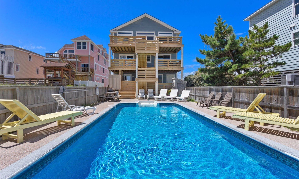 South Nags Head House | Southern Breeze*Oceanfront*DogFriendly*GameRm*Pool