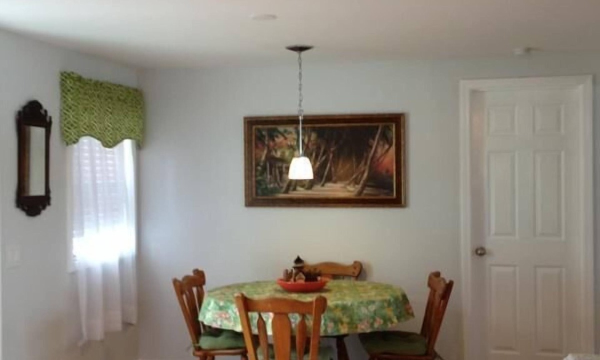 Garden City Cottage | SOUTHERN COMFORT ON LAKE !
