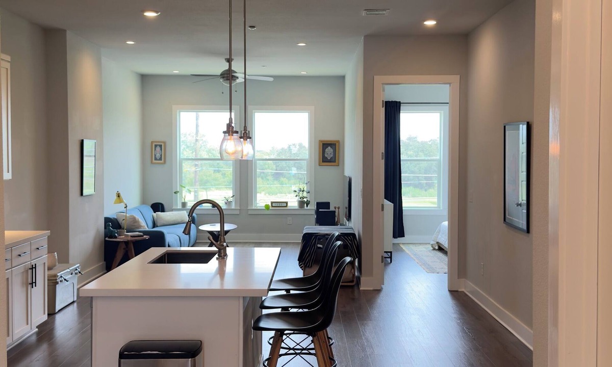 MLK Apartment | Spacious 1BR 2BA Studio in East Austin