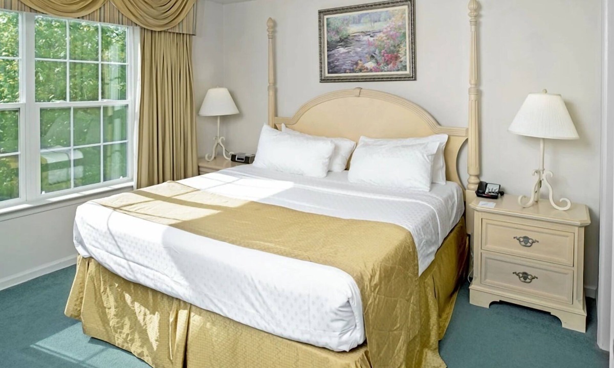 Berkeley Hotel | Spacious 2-Bedroom Suite with Balcony, Living Room, Fireplace, Full Kitchen