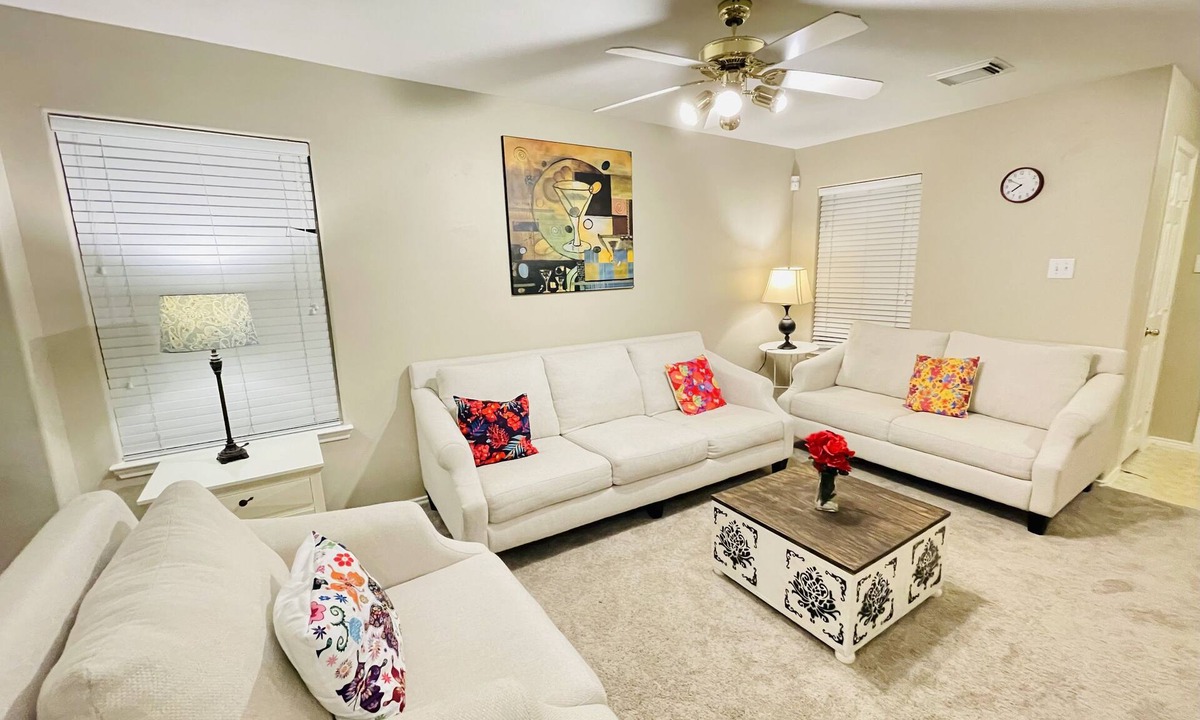 Rosenberg House | Spacious 3BR in Rosenberg | w/30-Day Discounts!