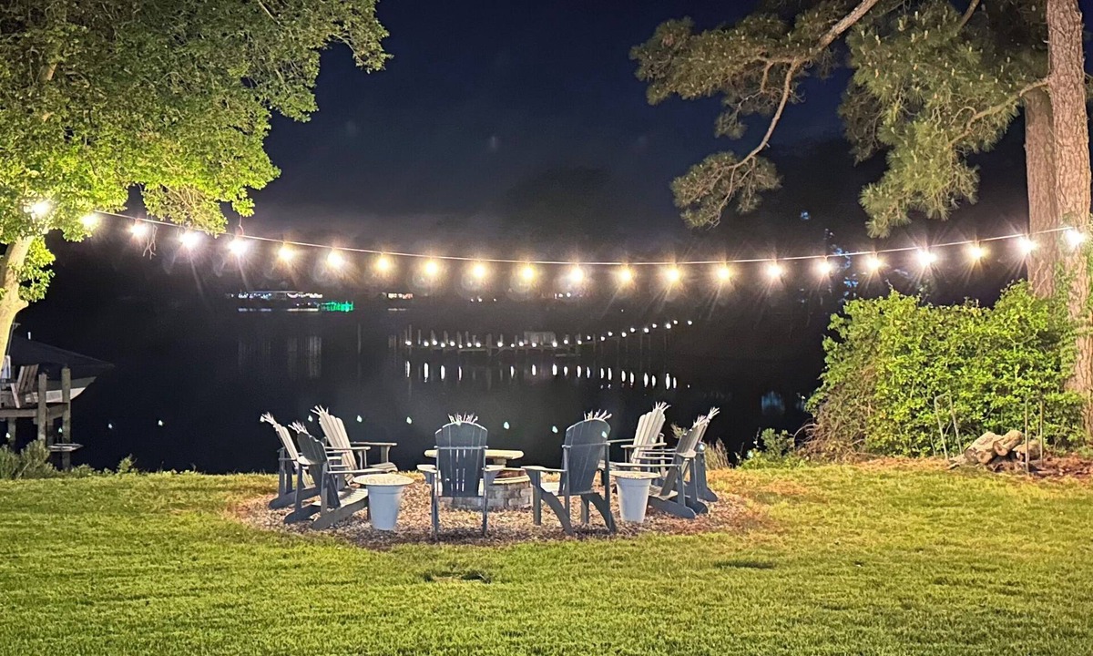 White Stone House | Spacious 4-bedroom house in gorgeous White Stone, Virginia