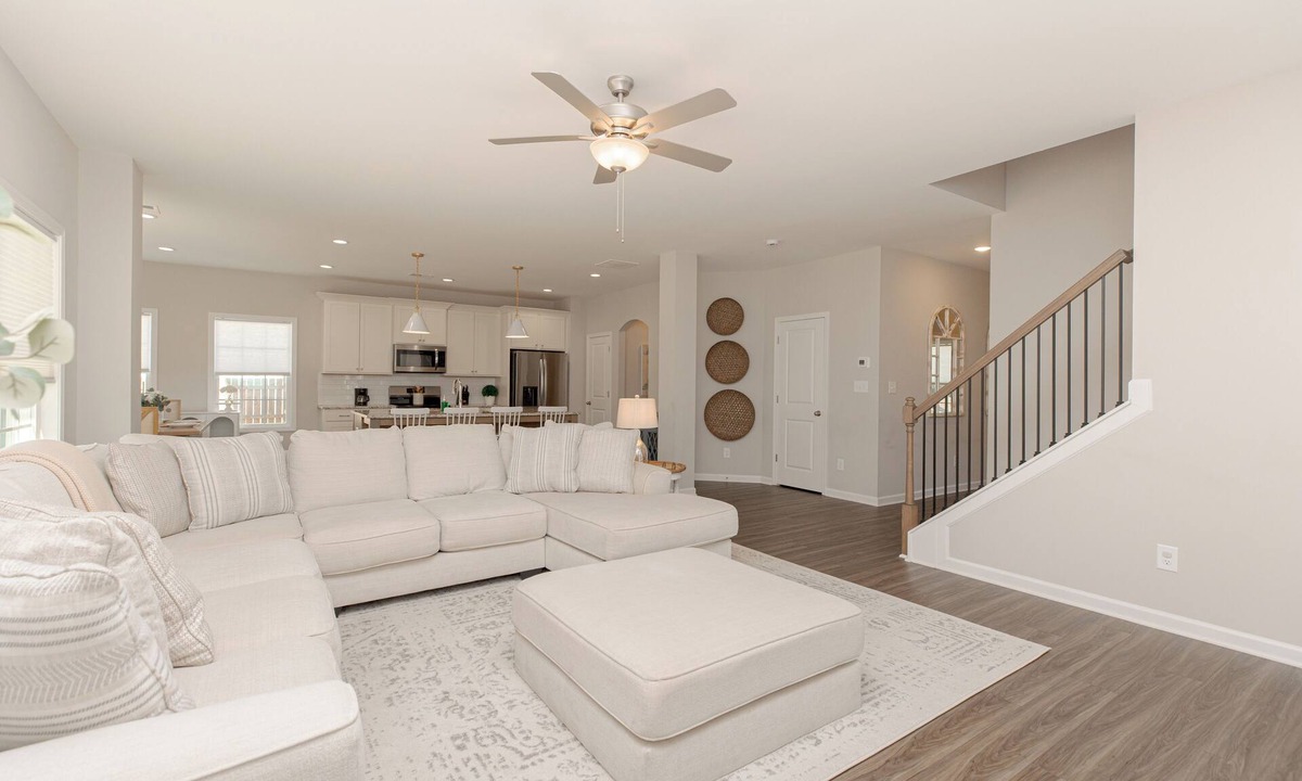 Perry House | Spacious 4BR Retreat | Yard + Firepit | Perry