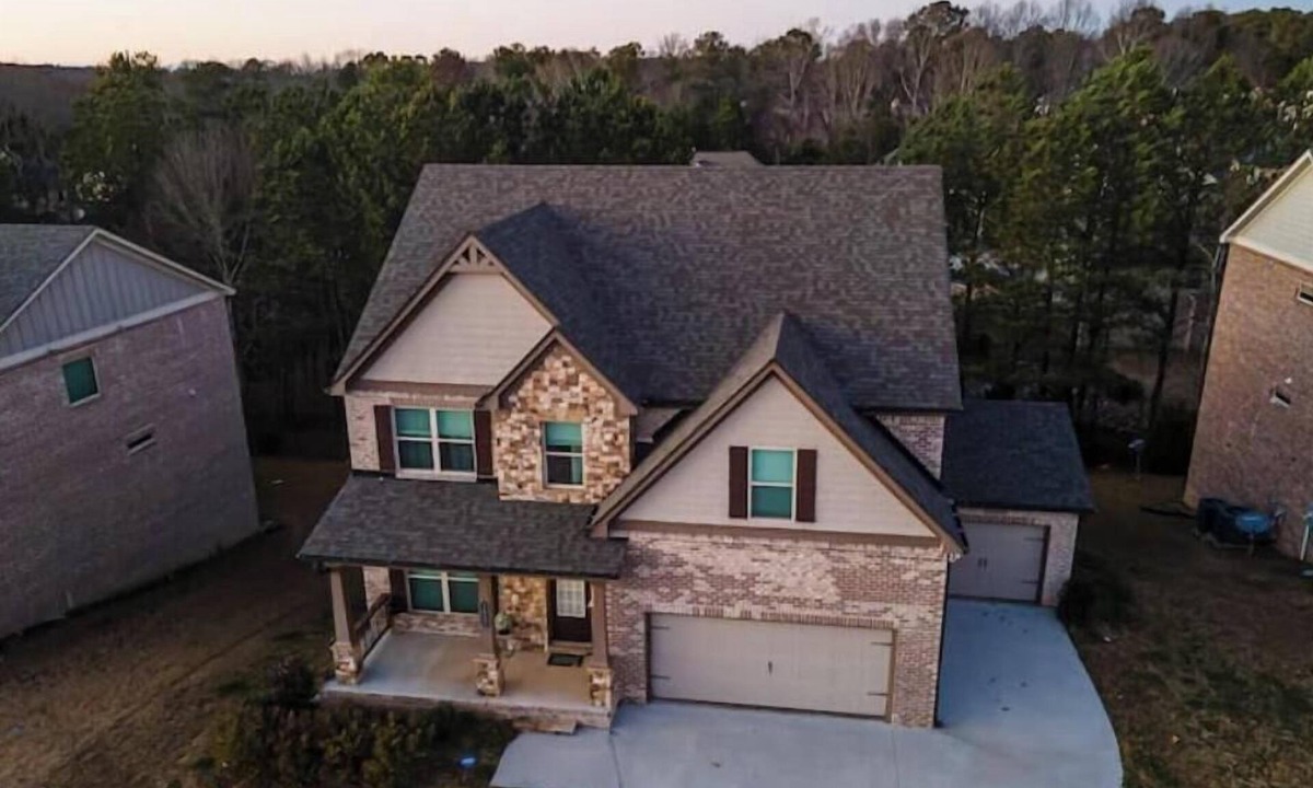 Lawrenceville House | Spacious 5-bedroom house with AC and WiFi in charming Lawrenceville