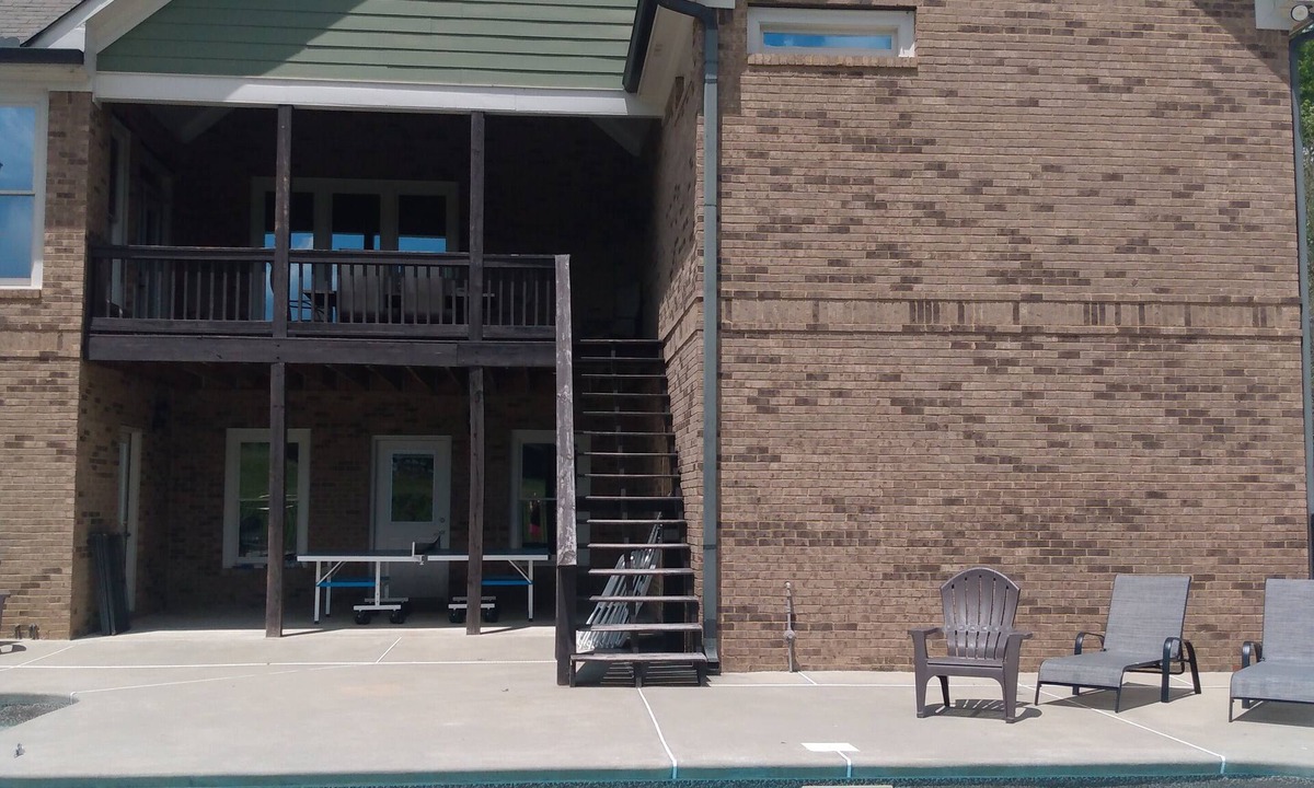 Villa Rica House | Spacious 5-bedroom/5 bathroom house with pool and game room