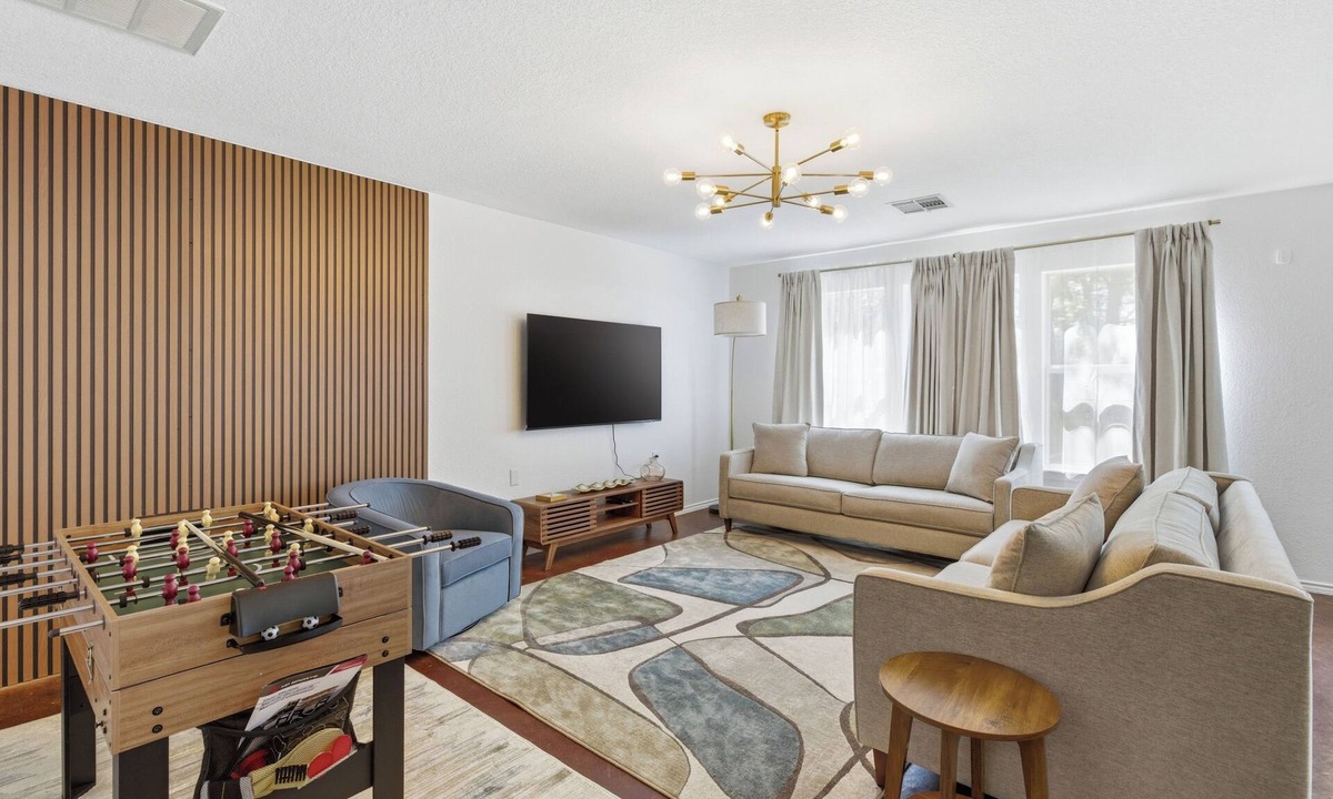 Austin House | Spacious 5-bedroom house in tranquil Austin with hot tub