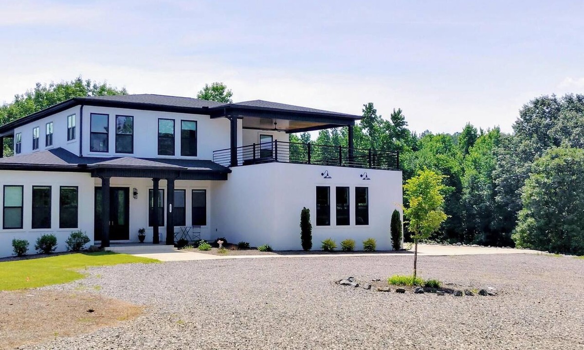 Beech Island House | Spacious 5-bedroom house near North Augusta, for the week of the Masters