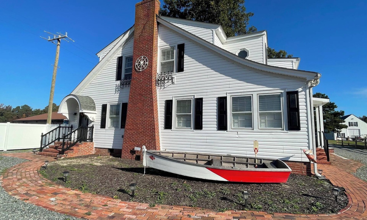 Deltaville House | Spacious 6-bedroom house in charming Deltaville, VA