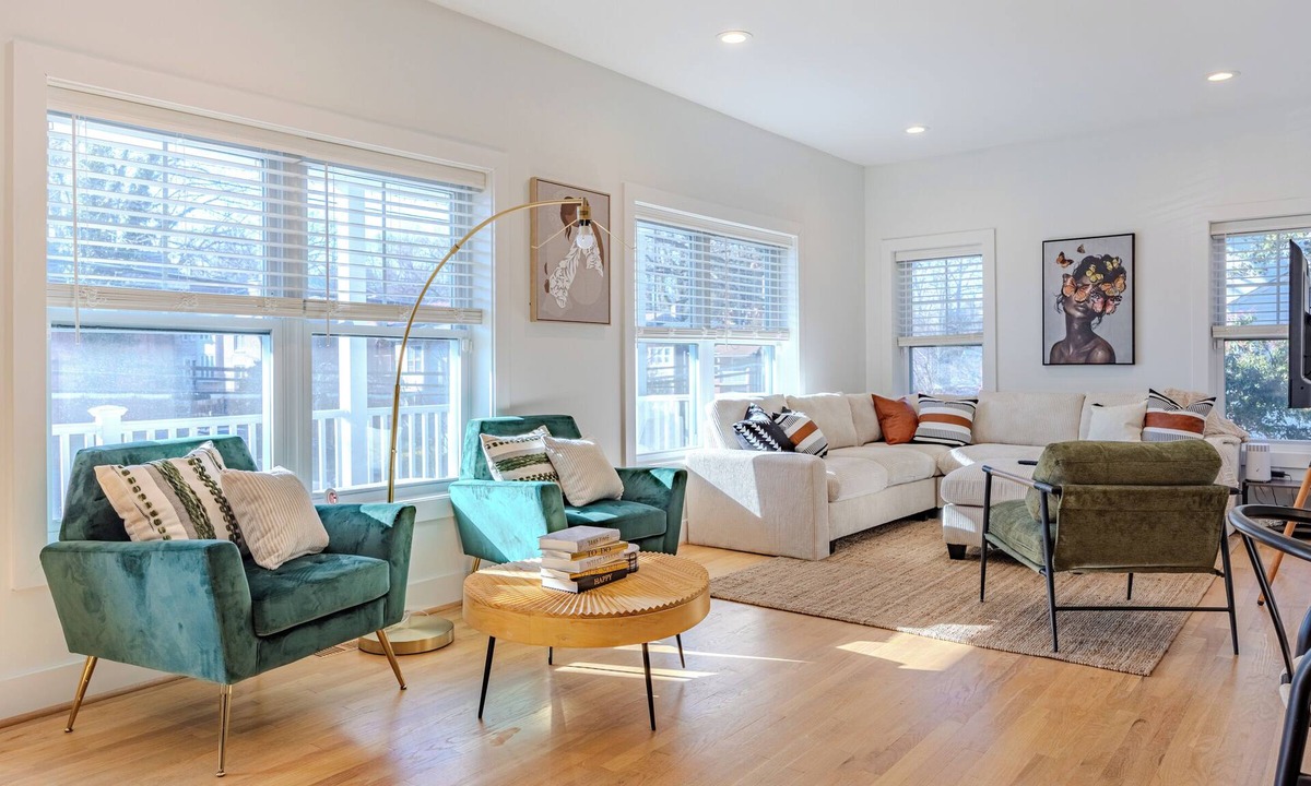 Cherrydale House | Spacious 6BR/5BA - Near DC & Pentagon