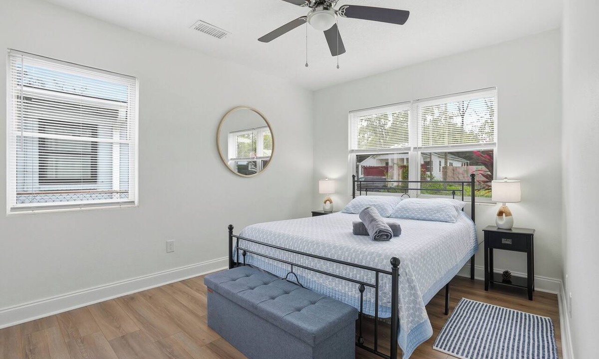 East Arlington House | Spacious and comfortable house in Avondale. Ideal for longer stays. Pet friendly