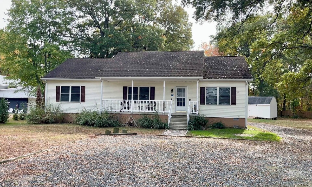 Rock Hall House | Spacious & charming 3-bedroom rancher in Ferry Park section of Rock Hall