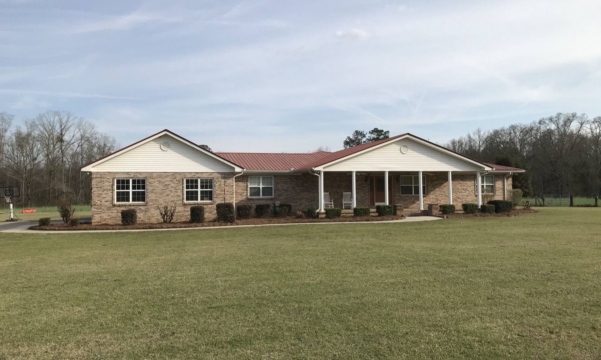 Fort Valley House | Spacious Country Ranch Home. 25 Private Acres All to Yourself.