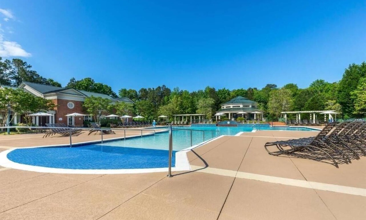 Berkeley Hotel | Spacious Home with Indoor/Outdoor Pools, 1.8 mi from Williamsburg Golf Course