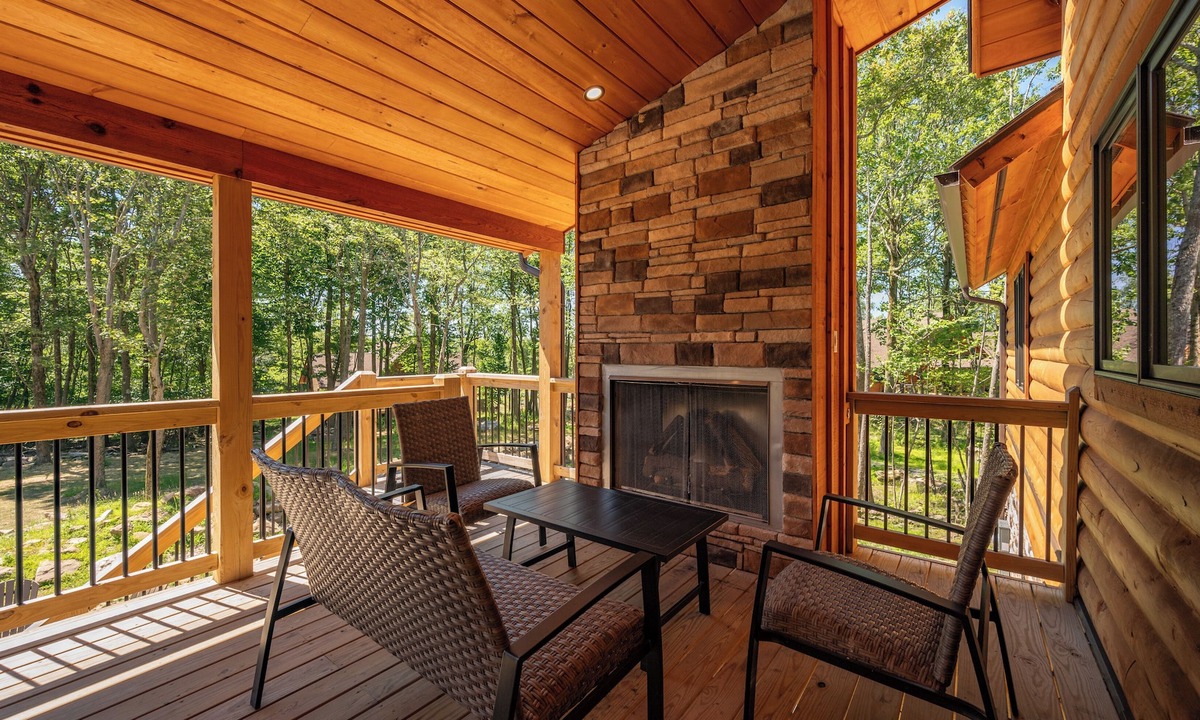 McHenry House | Spacious Mountain Lodge w/Hot Tub & Fire Pit