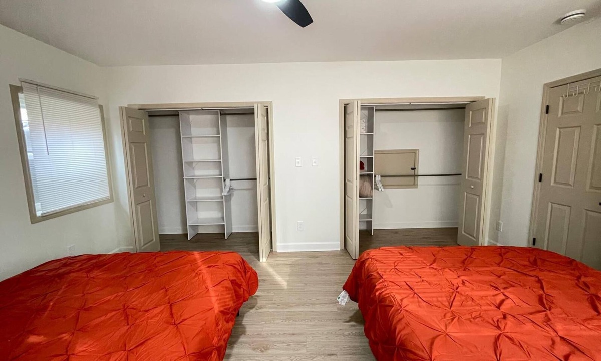 Gastonia House | Spacious Private Basement Suite w/Yard