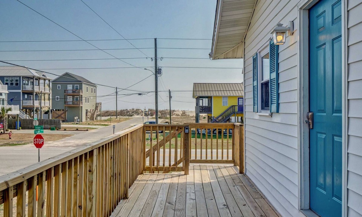Ocean City Beach House | Spacious Soundview Retreat with Expansive Deck | Cozy 2BR for Your Fall/Winter S