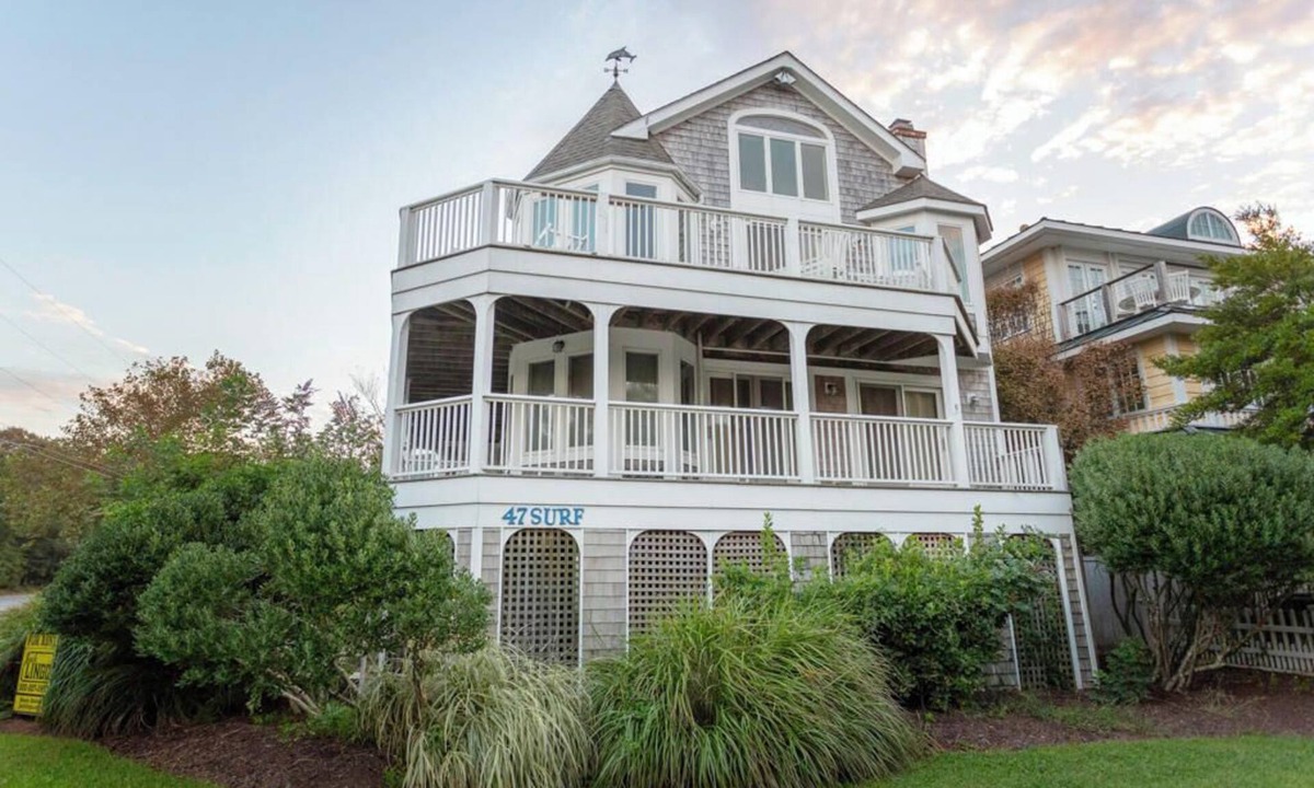 The Pines House | Spacious Victorian Home with Ocean Views, Private Elevator & Steps to Beach
