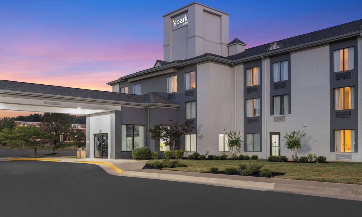 Fredericksburg Hotel | Spark by Hilton Fredericksburg Southpoint