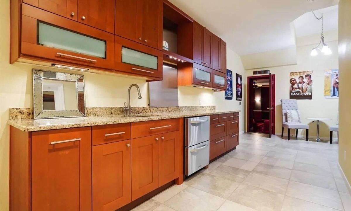 Lakeway House | Spectacular private, three bedroom, ground floor of house, media room access.