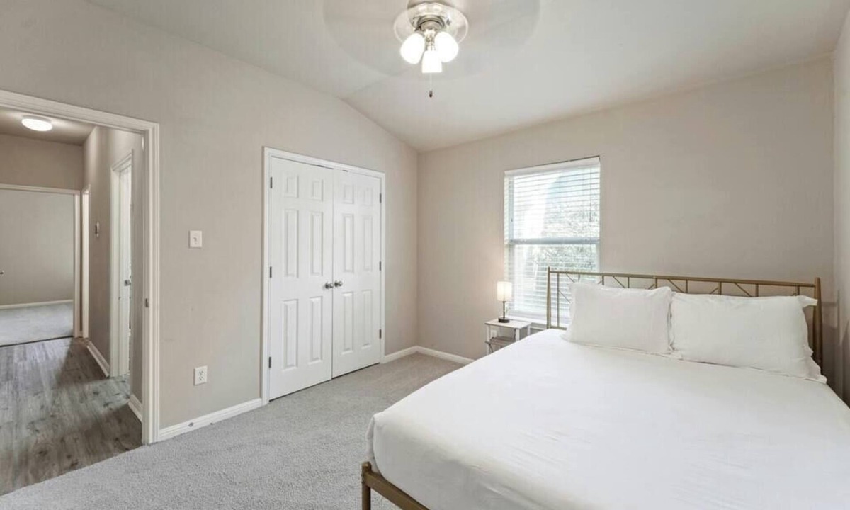 Manor House | Spotless & Spacious: Bright Austin Retreat 3B/2BA
