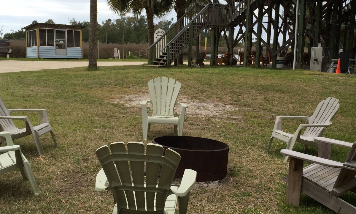 Perry House | Spring Warrior Fish Camp Studio Room, Located On the Gulf of Mexico