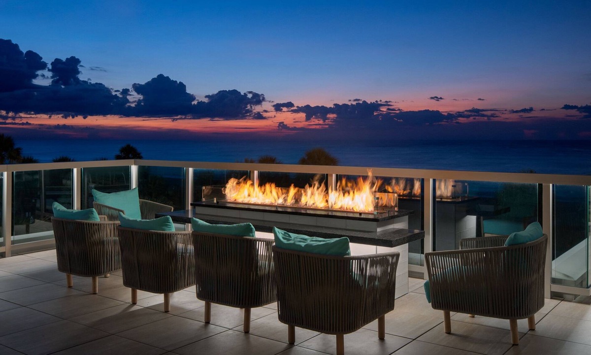 Myrtle Beach Hotel | SpringHill Suites by Marriott Myrtle Beach Oceanfront