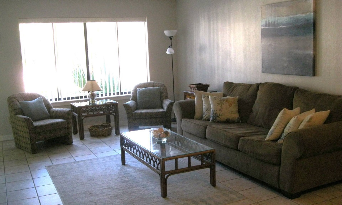 Hilton Head Island Condo | Springwood Villas 2 bed 2 bath near Coligny Beach. 1st floor unit. Smoke Free.
