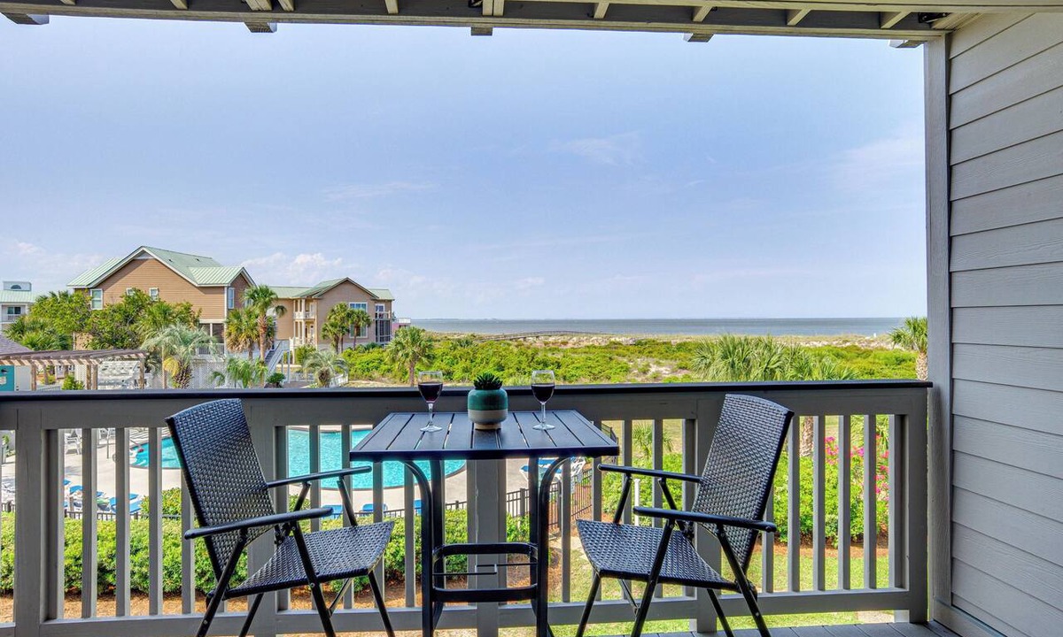 Beachwalk Apartment | St Helena Island Condo - 1/2 Mi to Beach