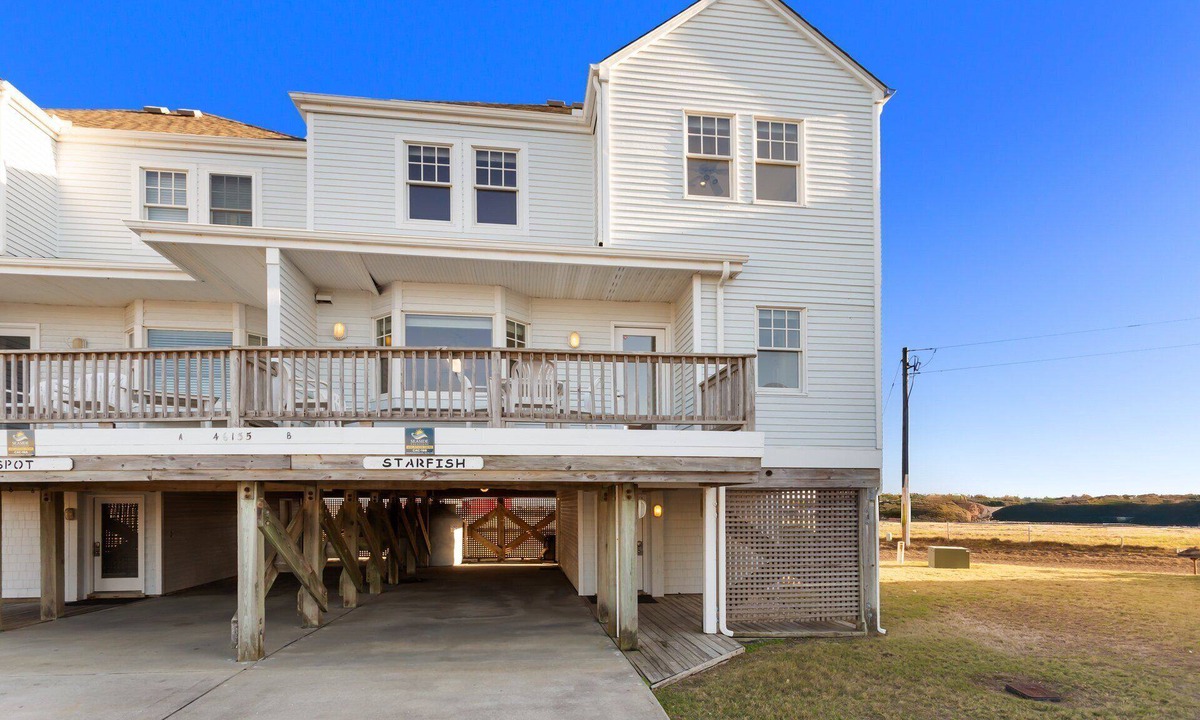 Buxton House | Starfish: Dog-Friendly Buxton Townhome Near Beach