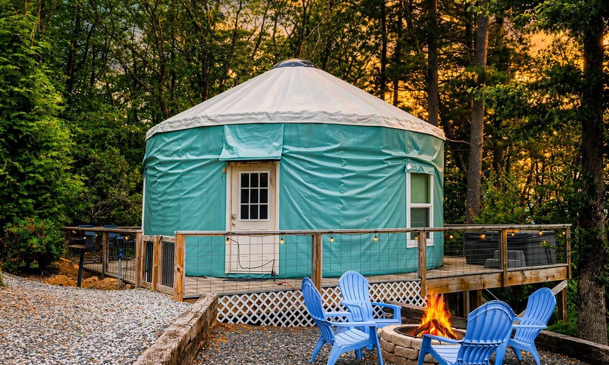 Fancy Gap House | Starlight Yurt- A Romantic Stay w/Hot Tub Views